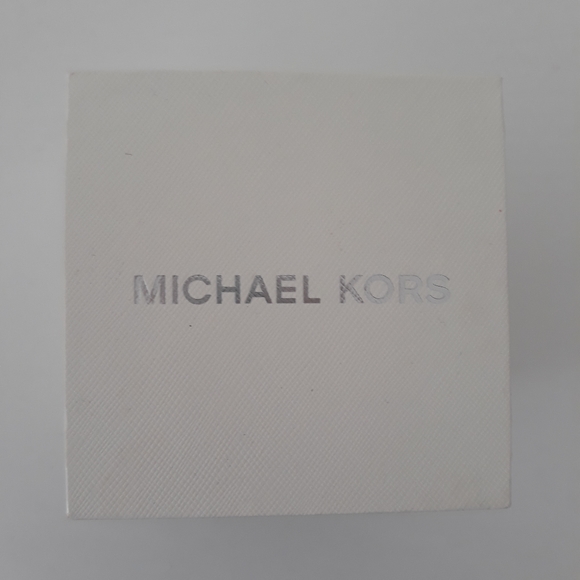 NWOT pink and gold Michael Kors watch - Picture 5 of 7